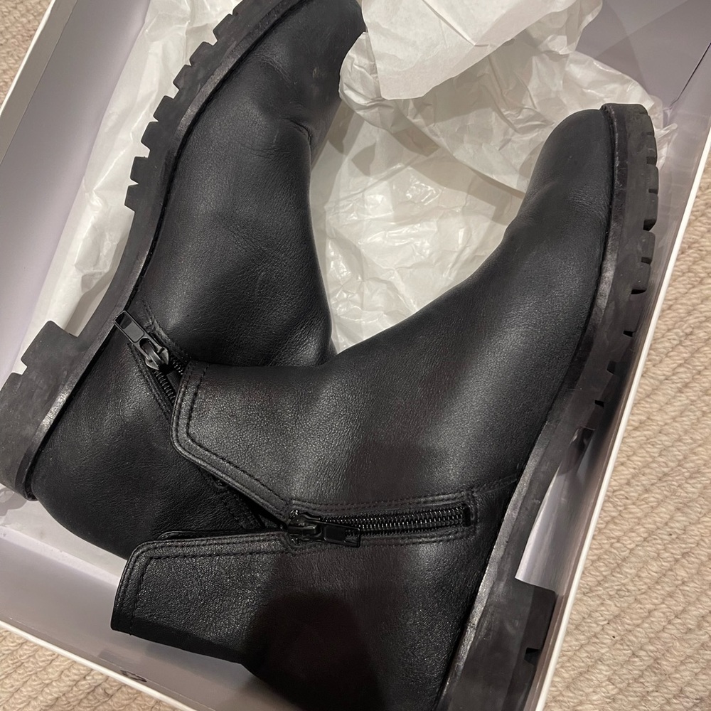 Vince Jacee Black Leather boots